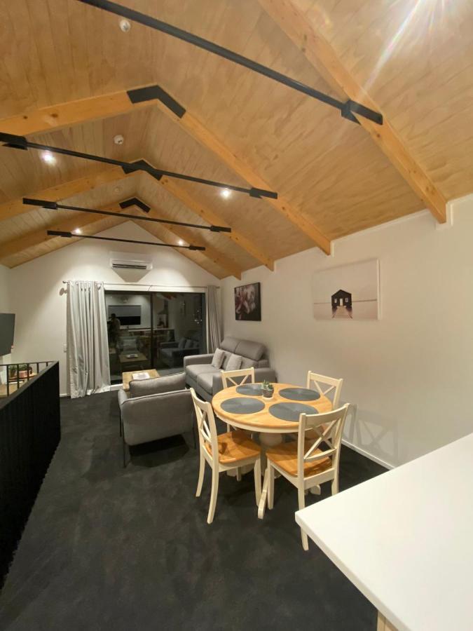 Queenstown Central - Walk To Town - Free Parking - Wifi And Smart Tv - Gym ภายนอก รูปภาพ